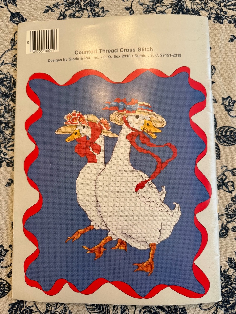 A Parade of Favorites Cross Stitch Pattern Book 1986 17 Designs Geese Ducks Bear - Picture 9 of 9